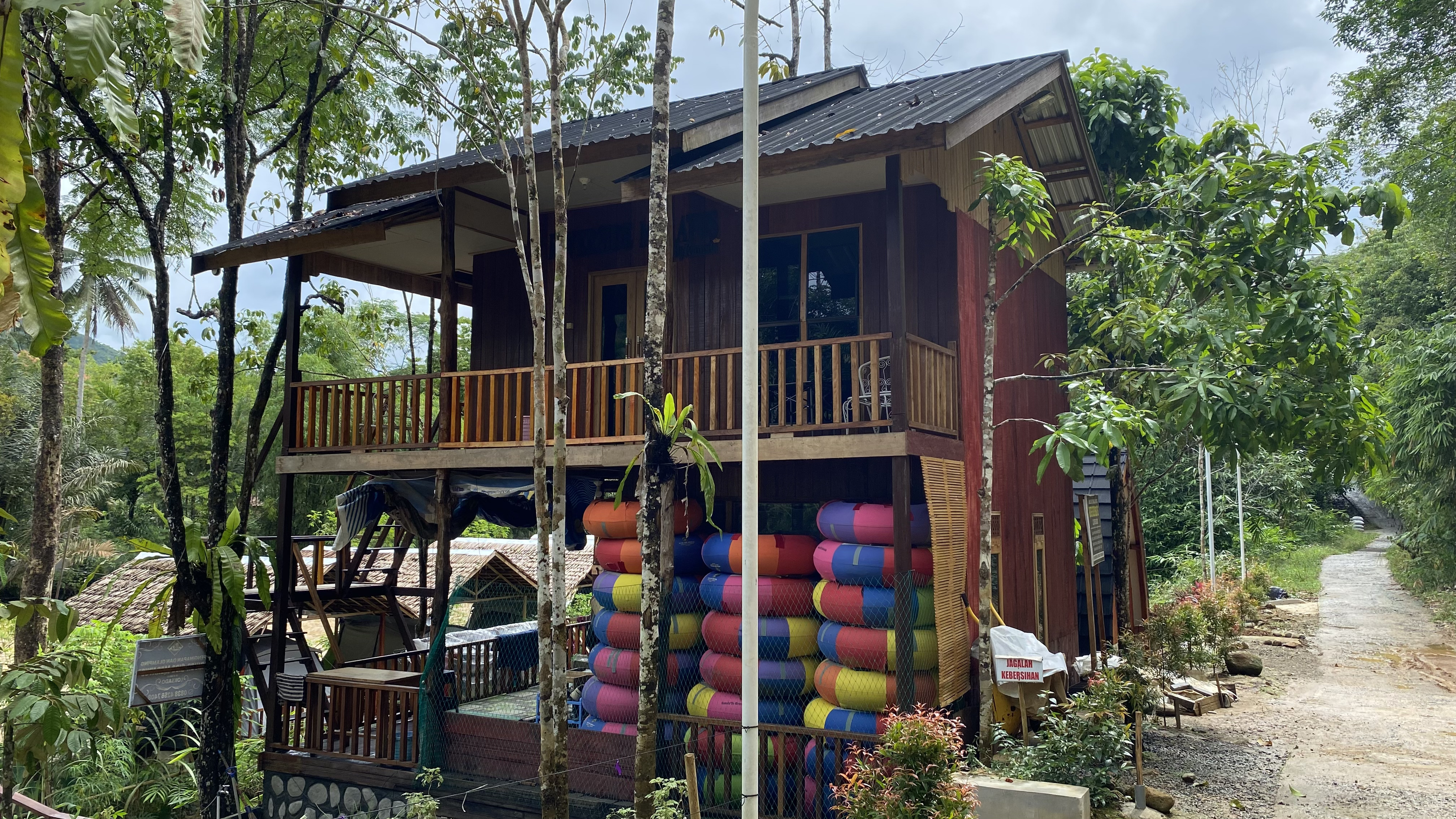 Vila River Side Meratus